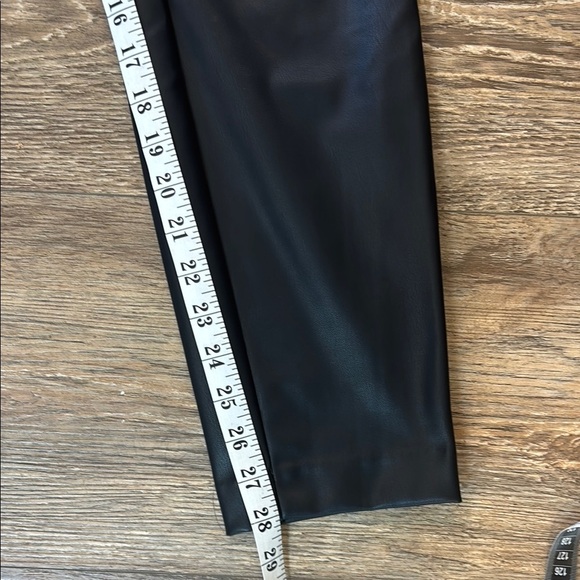 LOFT Women's Size 8 Straight Pants in Faux Leather EUC Sleek Chic - Picture 8 of 10